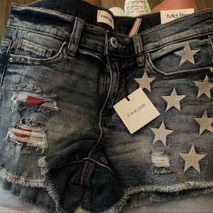 American flag distressed mid rise shorts!